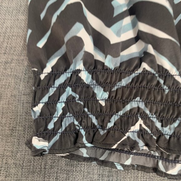 The Limited Sleeveless Blouse Small Ruffled Layered in Front Abstract Art Print - Picture 12 of 13